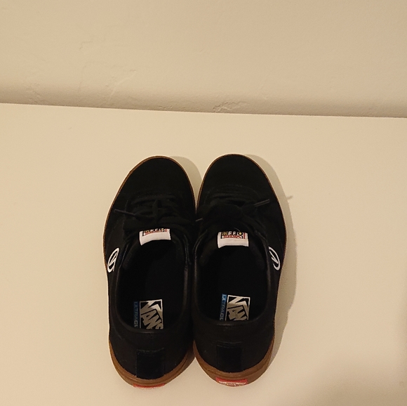 Vans - Picture 2 of 3